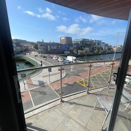 Fabulous And Sunny 2 Bed Apartment, In City Centre Cork Exterior foto