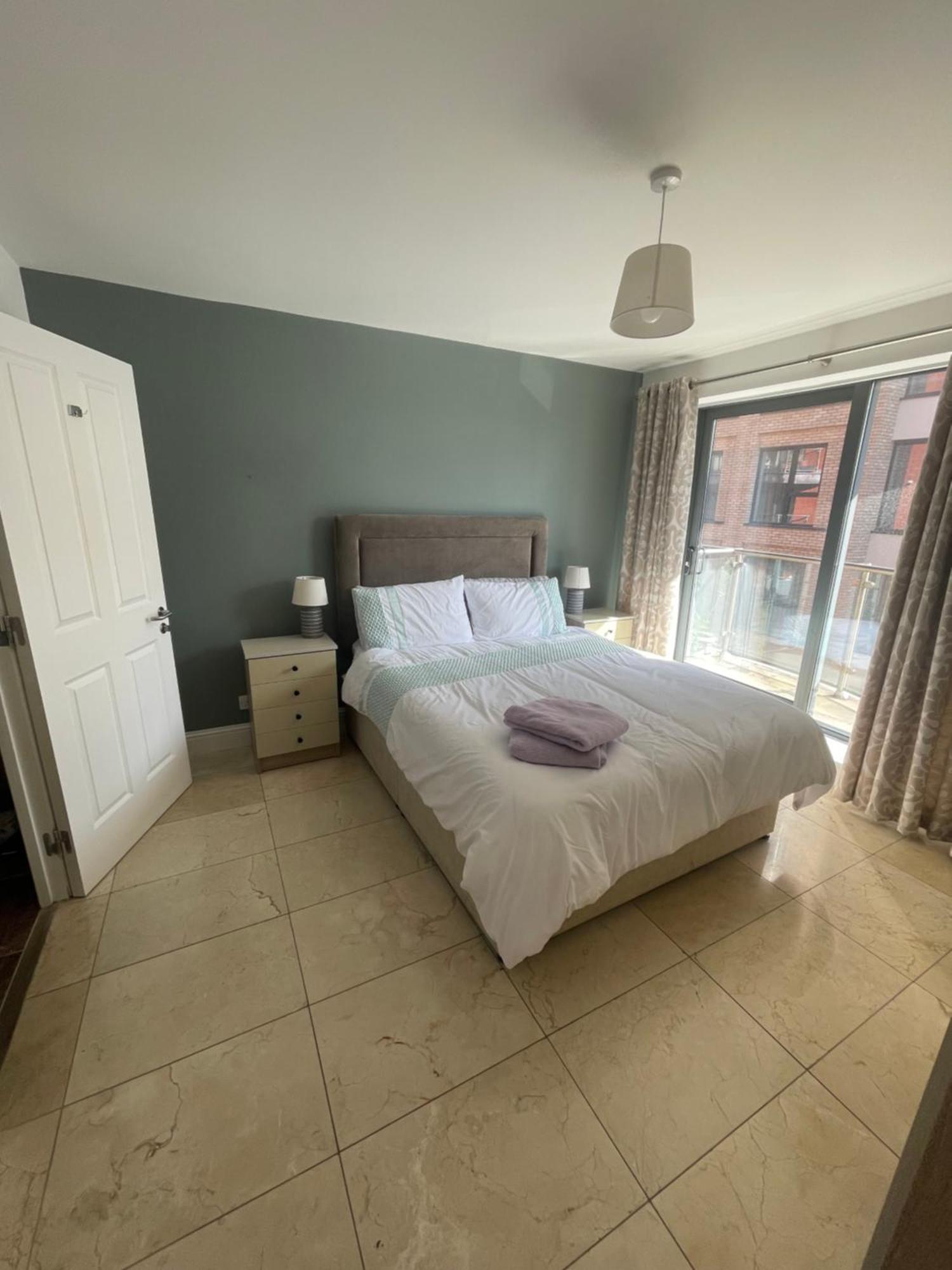 Fabulous And Sunny 2 Bed Apartment, In City Centre Cork Exterior foto