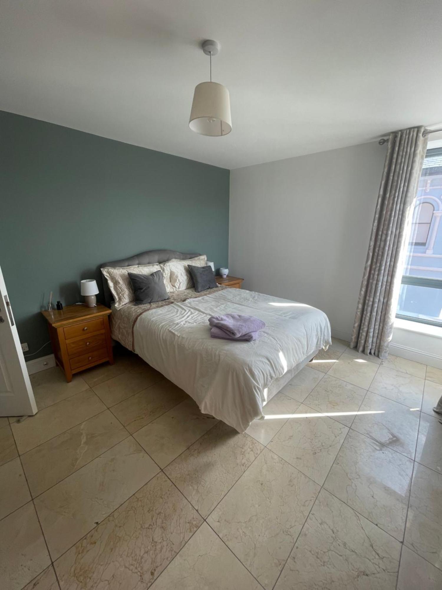 Fabulous And Sunny 2 Bed Apartment, In City Centre Cork Exterior foto