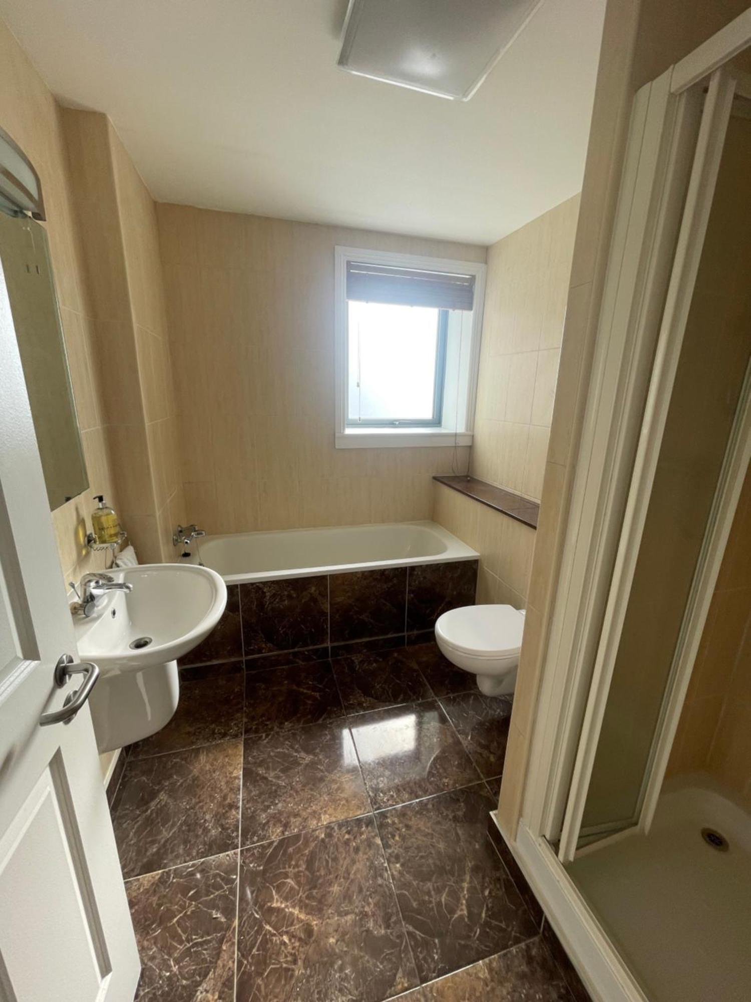 Fabulous And Sunny 2 Bed Apartment, In City Centre Cork Exterior foto